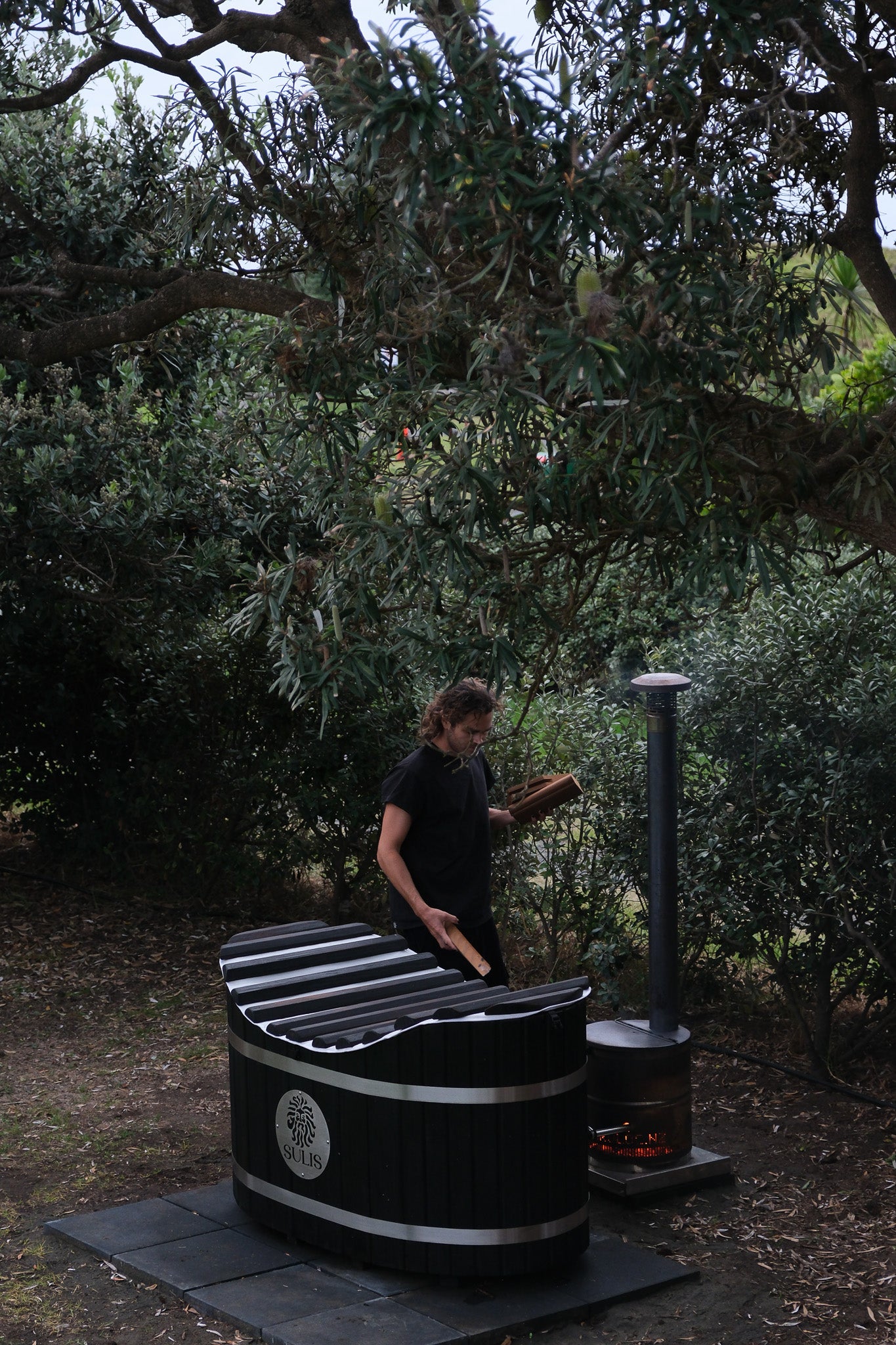 Mahana Bathtub